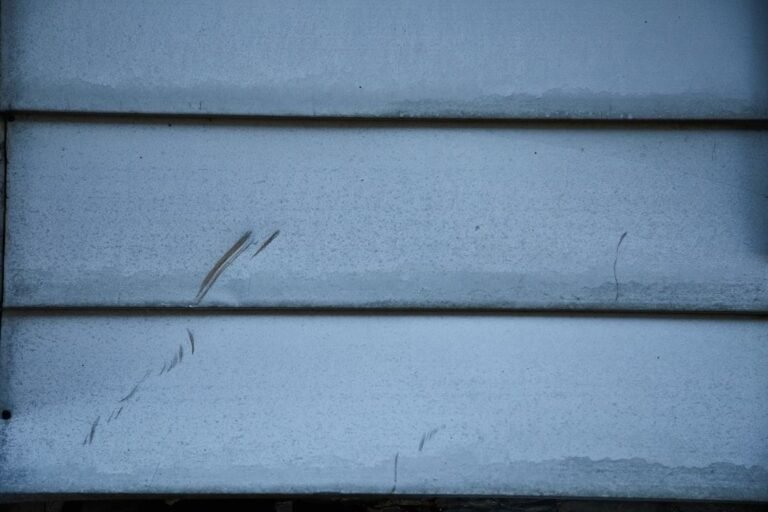 cracked vinyl siding winter cold
