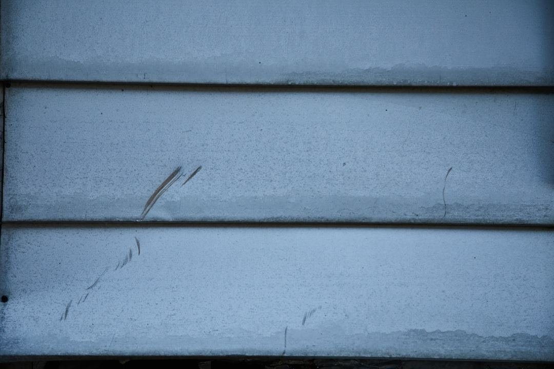 cracked vinyl siding winter cold