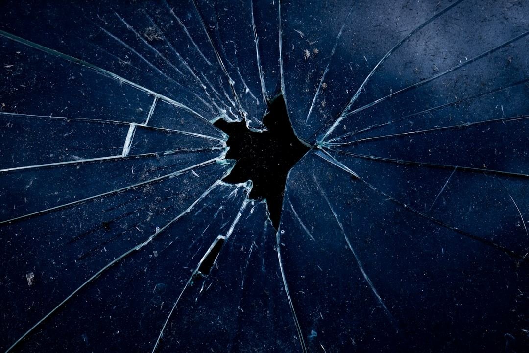 cracked window glass no impact
